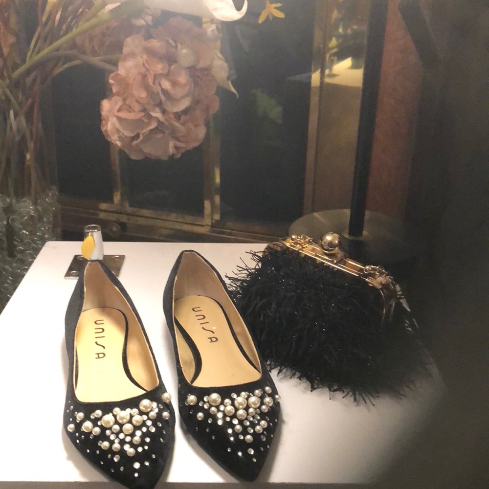 COPY - Preloved unisa shoes with pearls size 9